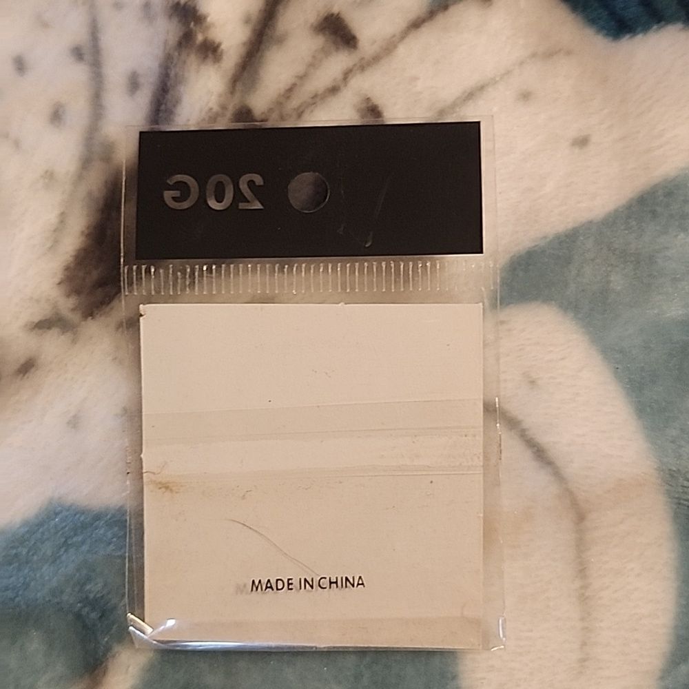 20G Never Opened Nose Loop - Picture 2 of 3